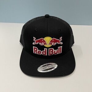 ❤️Red Bull Black Snapback Hat❤️
